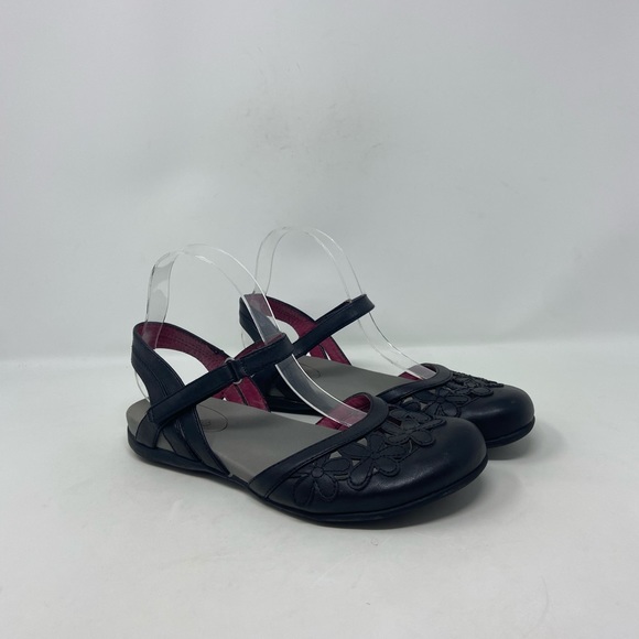 BareTraps | Shoes | Bare Traps Faux Leather Closed Toe Sandals Wmns 8 |  Poshmark